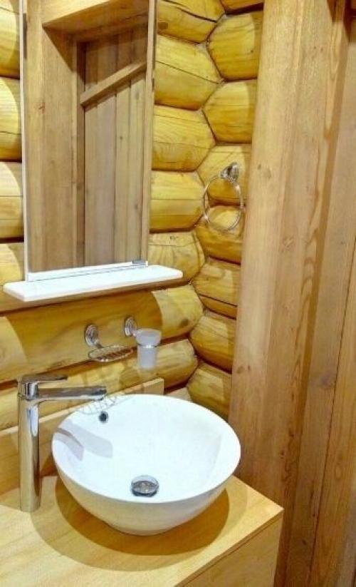 Это моя супер пупер баня, с кухней и душем. 05