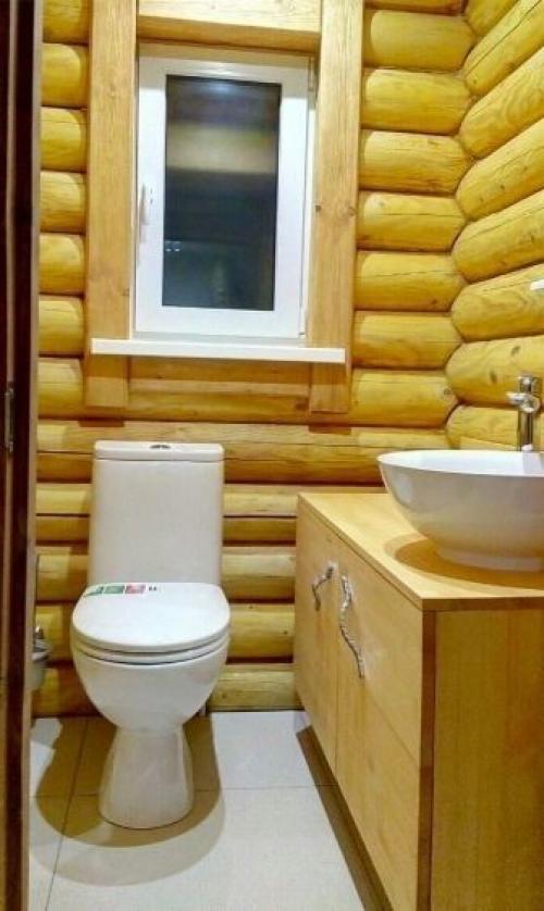 Это моя супер пупер баня, с кухней и душем. 04