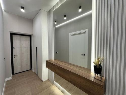 За всего полгода мы сделали ремонт, меблировку и перепланировку, включая выбор текстиля и мебели. 09